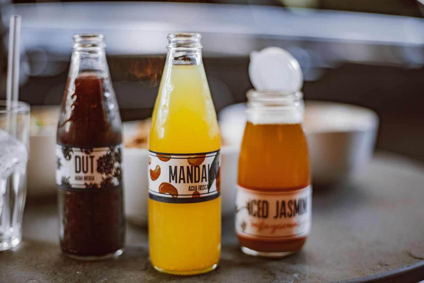 Botol minuman dengan label cetak full colour